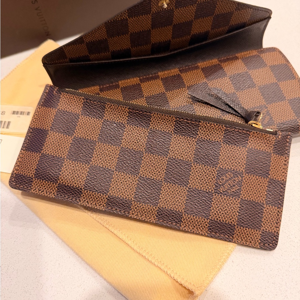 Louis Vuitton Damier Ebene Wallet with Gold Accent - Picture 8 of 10